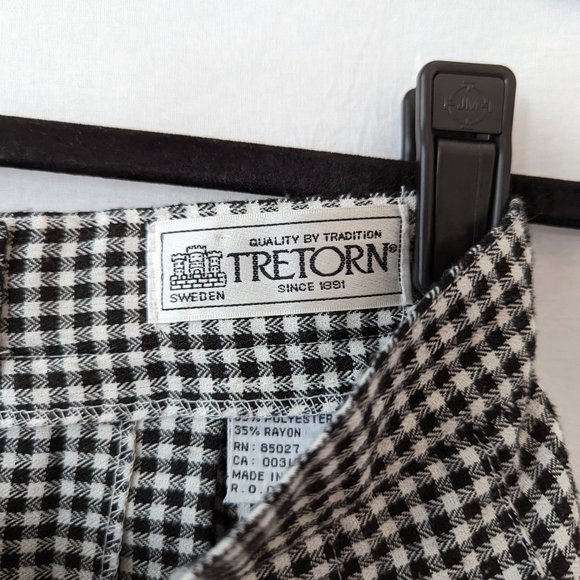 VINTAGE Tretorn Women's Plaid Mini Skirt, 8 - Picture 5 of 11